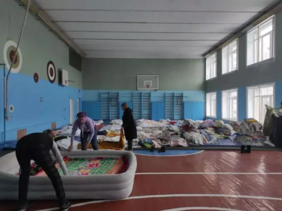 &quot;Ми жили у школі, в душ завжди стояли черги&quot;: краматорці розповіли про свій досвід евакуації