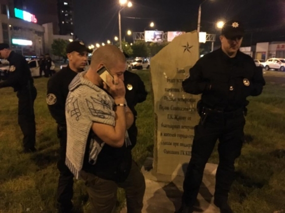 В Одессе демонтировали памятный камень маршалу Жукову