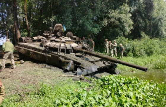 У Чернігівській області з Десни виловили російський танк. Його передадуть ЗСУ