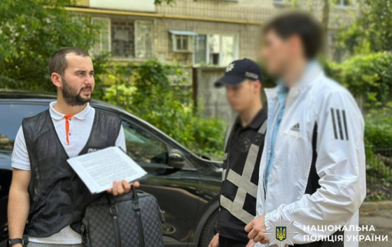 У Києві чоловік підпалив авто військового на замовлення РФ