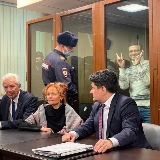 Російський суд засудив опозиціонера Яшина на 8,5 років за поширення інформації про звірства військ РФ у Бучі 