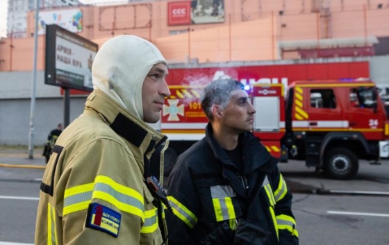 У Дніпрі спалахнула пожежа в торгову центрі