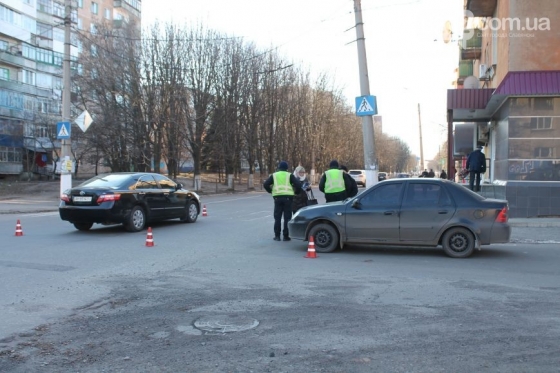 На Банковской в Славянске произошла авария