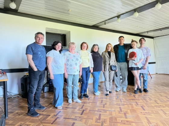 Культура попри війну: маріупольський театр продовжує творити в Ужгороді