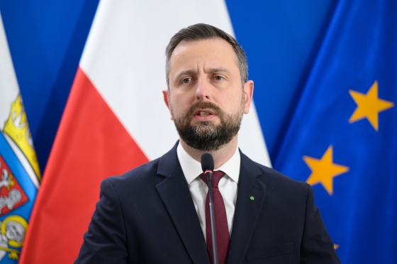 Польща готова допомогти Україні повернути чоловіків призовного віку, - міністр оборони Косіняк-Камиш