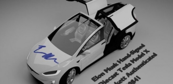 Игрушечную Tesla Model X с автографом Маска продадут на аукционе за криптовалюту 