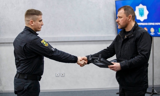 Четверо поліцейських Донеччини отримали відзнаки МВС «Вогнепальна зброя», серед них є начальник кримінальної поліції Краматорська