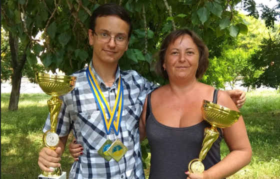 Краматорка Олена Мітусова: про перемогу сина на чемпіонаті Норвегії з шахів, розпорядок дня та спортивні плани