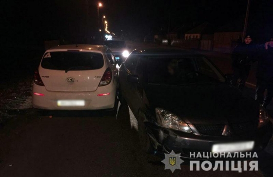 В Дружковке Hyundai сбил женщину на пешеходном переходе и столкнулся с Mitsubishi Lancer 
