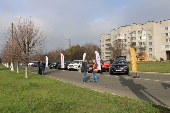 В День автомобилиста в Краматорске прошли соревнования по автослалому 