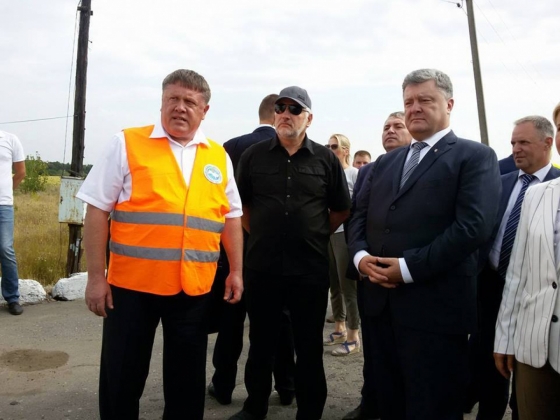 Порошенко приехал на восток Украины по случаю старта госпроектов 