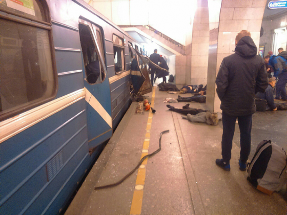 Взрывы в метро Петербурга: рассматриваются все версии