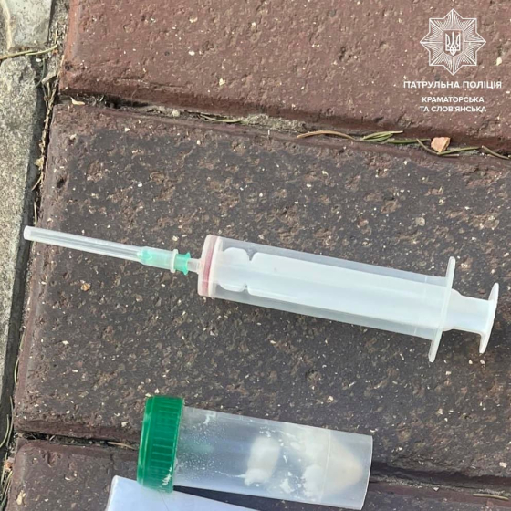 Цими вихідні патрульні виявляли у громадян, ймовірно, наркотичні речовини