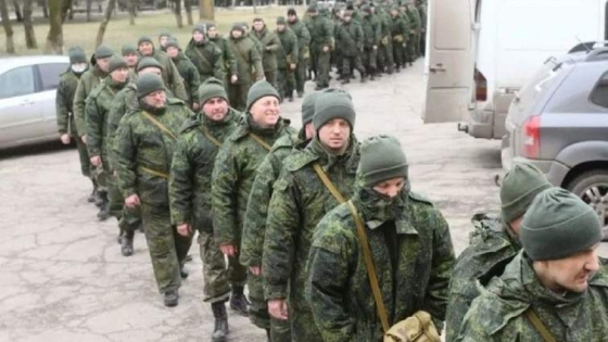 РФ намагається мобілізувати жителів ТОТ, обіцяючи їхнім дітям бюджетні місця в російських вишах