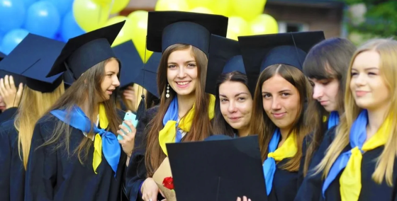 Молоді жінки масово виїжджають з України, — The Telegraph