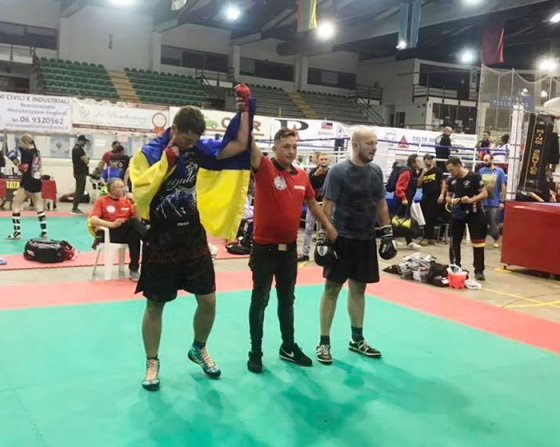 Кикбоксер из Краматорска Антон Артюхов снова выиграл «золото» на чемпионате мира