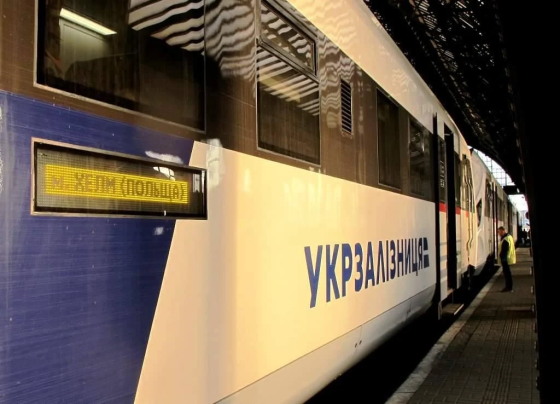 Низка поїздів спізнюється через наслідки атаки на Київ
