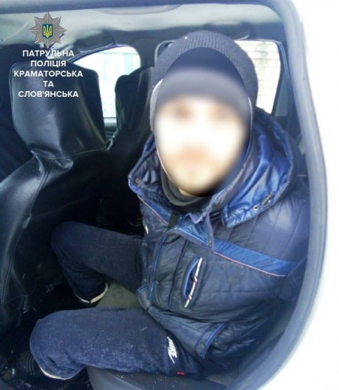 В Краматорске задержан гражданин, угрожавший ножом хозяйке частного дома
