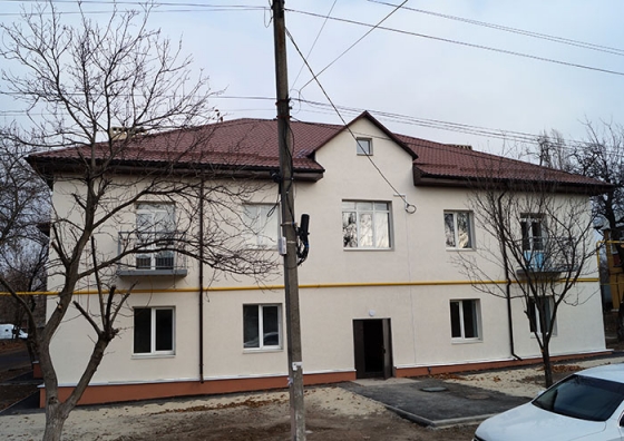 В Краматорске комиссия приняла после капремонта дом, пострадавший от боевых действий в 2014 году