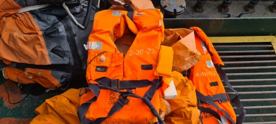 Дірявий рятувальний пліт з речами моряків крейсеру &quot;Москва&quot; виловили в Чорному морі (відео)