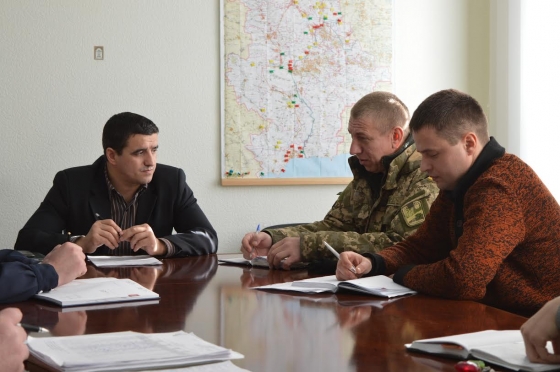 Полицейские совместно с руководителем военной службы правопорядка обсудили меры про пресечению незаконной торговли алкоголем