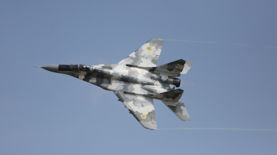 Польща підіймала в небо свою авіацію через ракетну атаку РФ по Україні