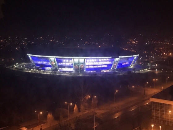 Зажженный свет на стадионе Ахметова Захарченко назвал «признаком победы» (видео)