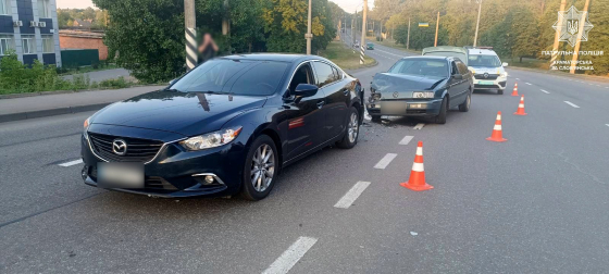Водій, який не дотримався безпечної дистанції та скоїв ДТП, отримав від патрульних протокол