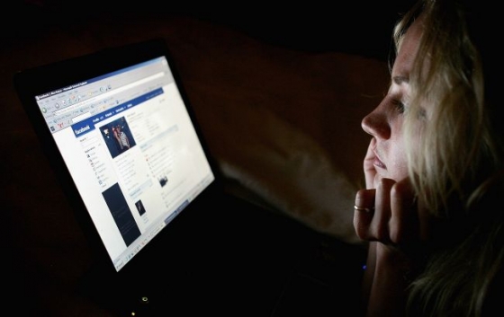 Facebook запретил рекламу и монетизацию для российских СМИ