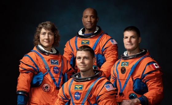 У NASA назвали імена астронавтів, які вперше за півстоліття полетять до Місяця (фото)