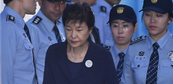 Экс-президент Южной Кореи отсидит 32 года в тюрьме 