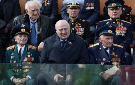 Лукашенко не з&#039;явився на святі у Білорусі. ЗМІ повідомляють про вірус у його близьких