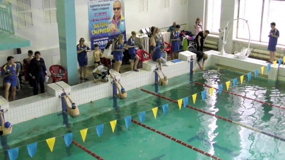 В Славянске прошел турнир по плаванию для детей с ограниченными возможностями 