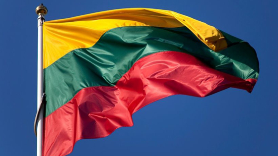 У Литві пропонують штрафувати за зберігання радянської та нацистської символіки