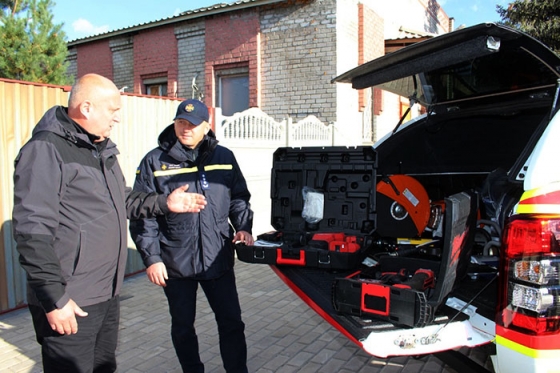 Лиманські рятувальники отримали оперативно-рятувальний автомобіль