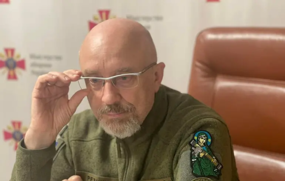 НАБУ провело обшуки в ексглави Міноборони Резнікова - джерела