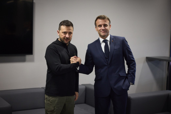 Зеленський поговорив з Макроном після екстреного саміту: Для миру потрібні сильні гарантії безпеки