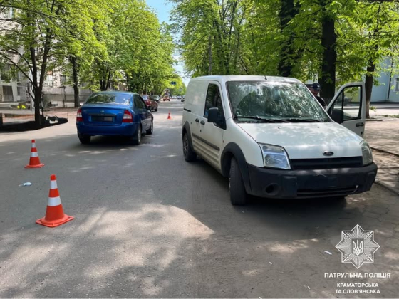У Словʼянську водій  через неуважність скоїв ДТП 