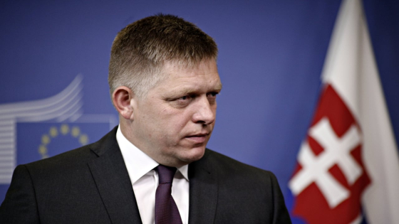 Наш ворог – Зеленський. Він завдає шкоди Словаччині, - Фіцо
