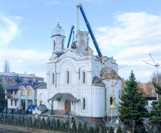 В одному з найбільш обстрілюваних міст Краматорського району відновлюють церкву