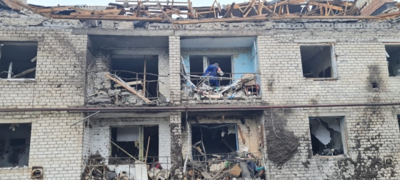 Жилой квартал попал под ракетный удар на Донетчине. Есть пострадавшие 