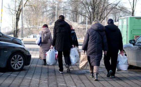 Третина українських біженців в ЄС хочуть повернутися додому - опитування