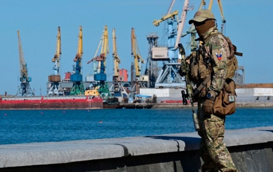 У Бердянську вибухи в порту: є влучання по позиціях росіян (відео)
