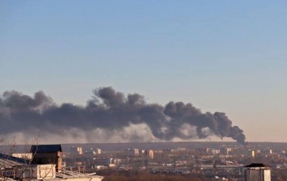 Горять цистерни з пальним. У російській Уфі масштабна пожежа на залізничній станції
