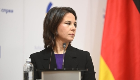 Обстрілюючи українські порти, Росія б’є по голодуючих у всьому світі, - Бербок