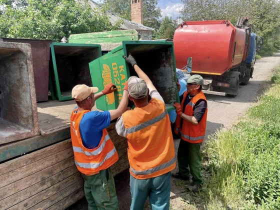 Комунальники продовжують працювати над благоустроєм Краматорська