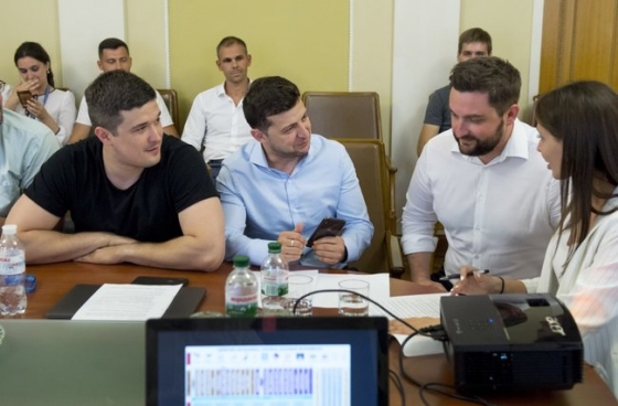 Зеленский о &quot;Государстве в смартфоне&quot;: Я хочу быстрых изменений и гарантирую политическую волю