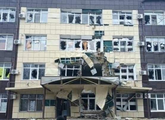 Рашисты уничтожили современную больницу в Рубежном 