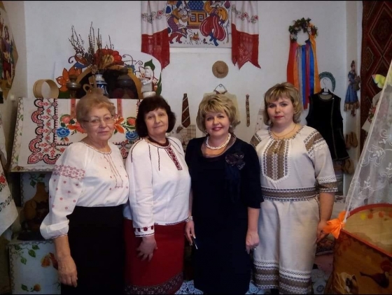 9 травня перестало битися серце вчителя української мови і літератури Ніни Гусарової