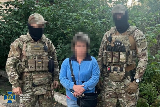 На Донеччині затримали російську шпигунку, яка коригувала повітряні атаки РФ по позиціях Сил оборони під Бахмутом, - СБУ